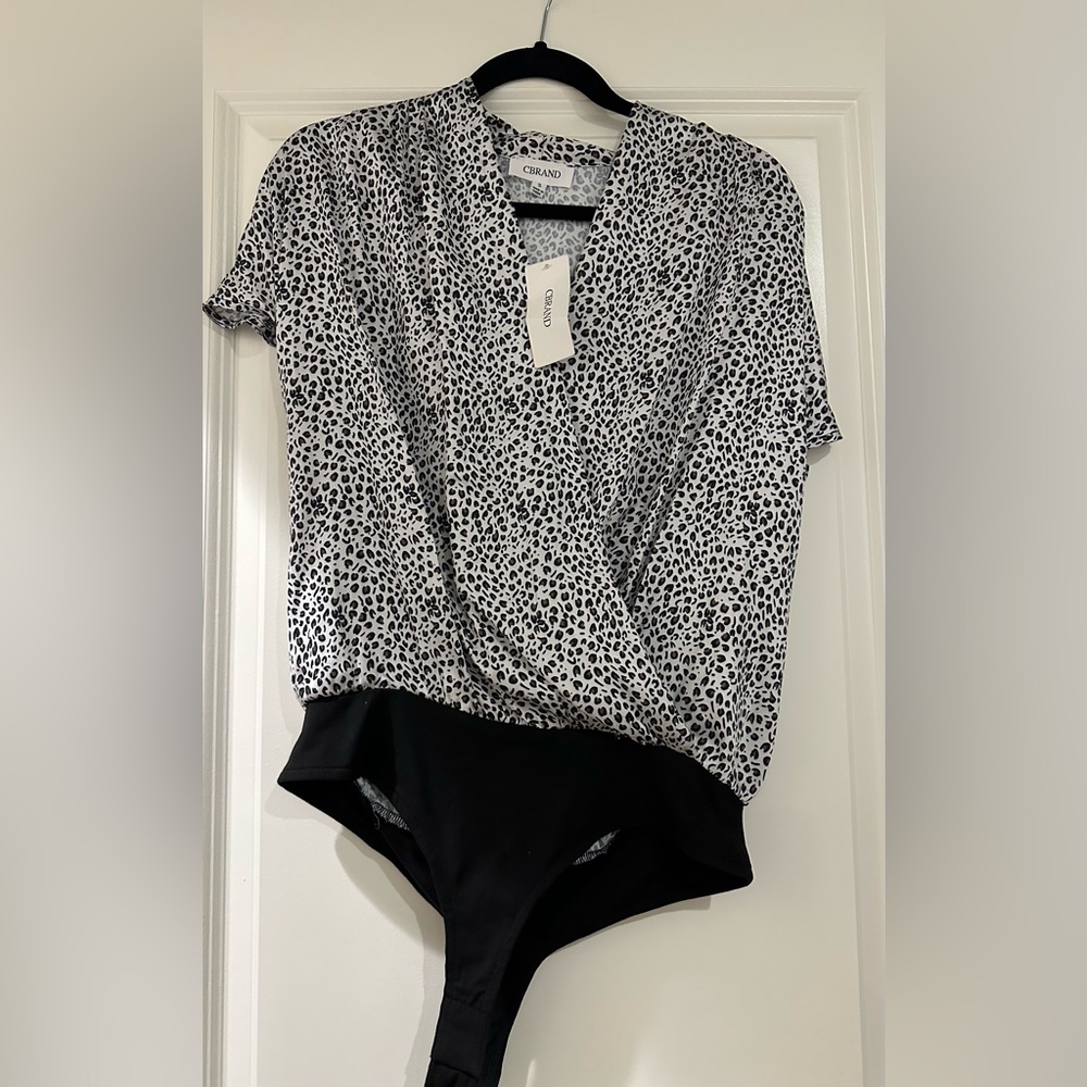 NWT:Leopard print bodysuit. SZ Small